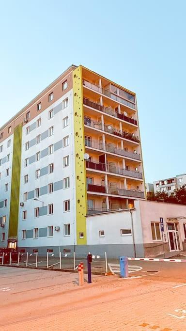 Moderny Apartman S Parkovanim Bratislava Exterior foto