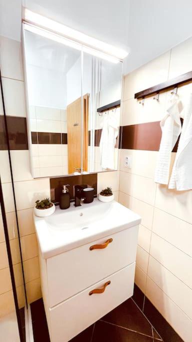 Moderny Apartman S Parkovanim Bratislava Exterior foto