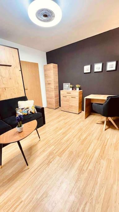 Moderny Apartman S Parkovanim Bratislava Exterior foto